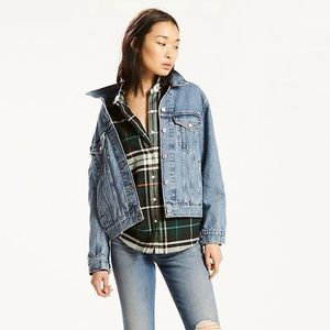 Levi’s Ex-boyfriend Trucker Denim Jacket Size L